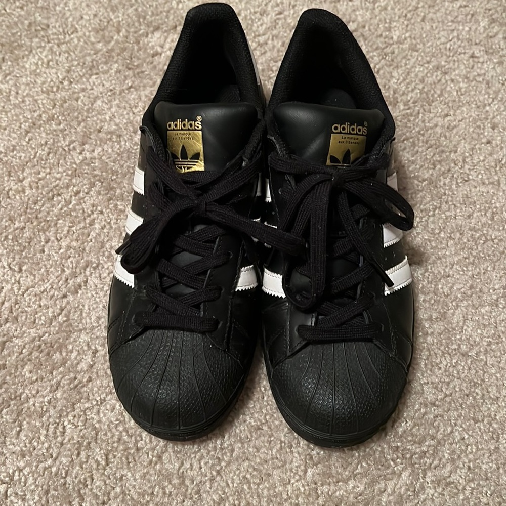 Adidas black SUPERSTAR size 7